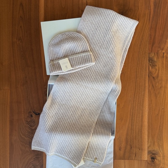NEW / BRUNELLO CUCINELLI 100% Cashmere Hat & Scarf / Beige & Gold - Picture 5 of 5